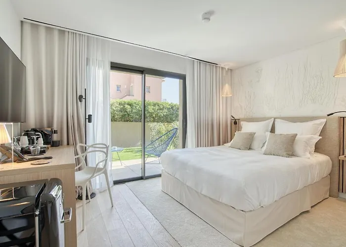 Готель Eden 4*