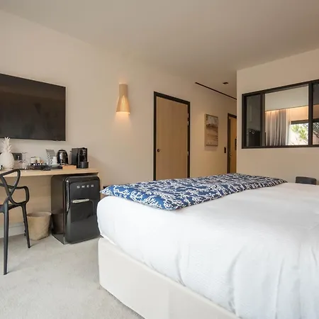 Eden 4*